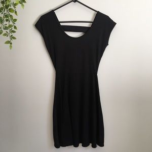 5/$30 🌺 Rue 21 Black Dress Cap Sleeve open back